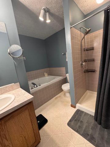 5493 Meadow Passage Drive, Canal Winchester, OH 43110