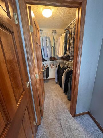 5493 Meadow Passage Drive, Canal Winchester, OH 43110