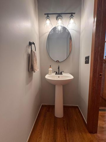 5493 Meadow Passage Drive, Canal Winchester, OH 43110