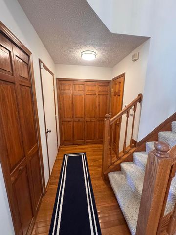 5493 Meadow Passage Drive, Canal Winchester, OH 43110