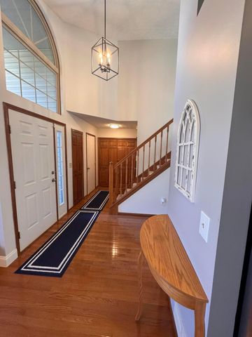 5493 Meadow Passage Drive, Canal Winchester, OH 43110