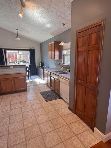5493 Meadow Passage Drive, Canal Winchester, OH 43110