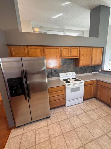 5493 Meadow Passage Drive, Canal Winchester, OH 43110