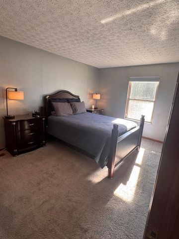 5493 Meadow Passage Drive, Canal Winchester, OH 43110