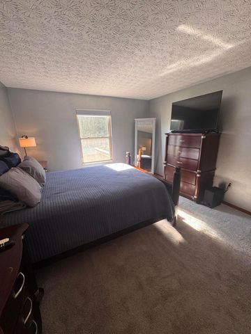 5493 Meadow Passage Drive, Canal Winchester, OH 43110