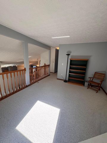 5493 Meadow Passage Drive, Canal Winchester, OH 43110