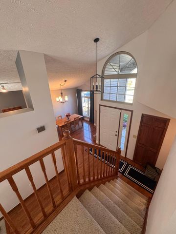 5493 Meadow Passage Drive, Canal Winchester, OH 43110