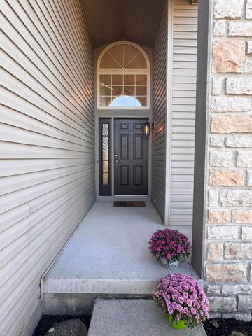 5493 Meadow Passage Drive, Canal Winchester, OH 43110