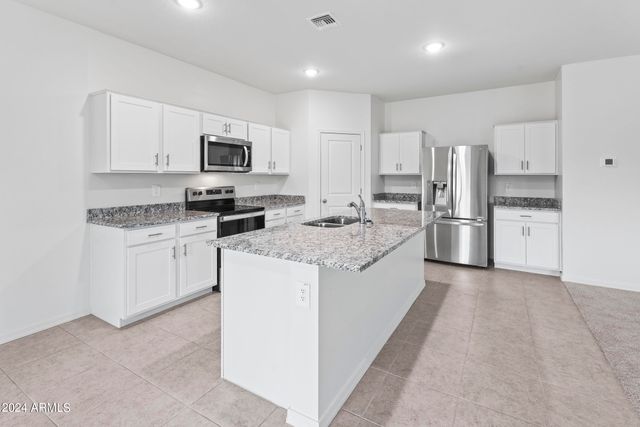 9637 W AGORA Lane, Tolleson, AZ 85353