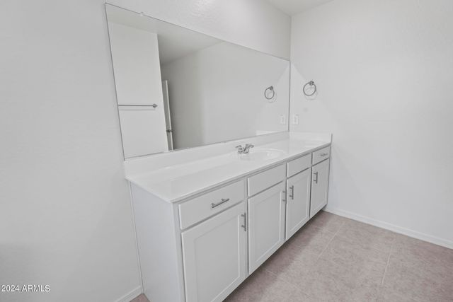 9637 W AGORA Lane, Tolleson, AZ 85353