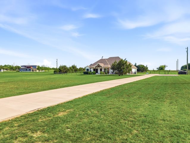 103 Old Decatur Road, Decatur, TX 76234