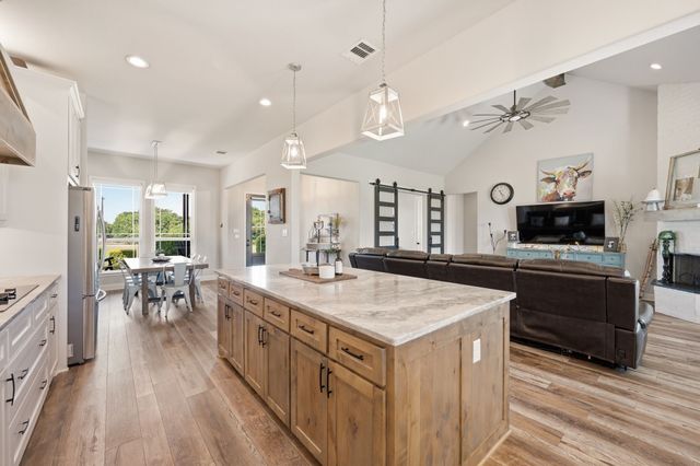 103 Old Decatur Road, Decatur, TX 76234