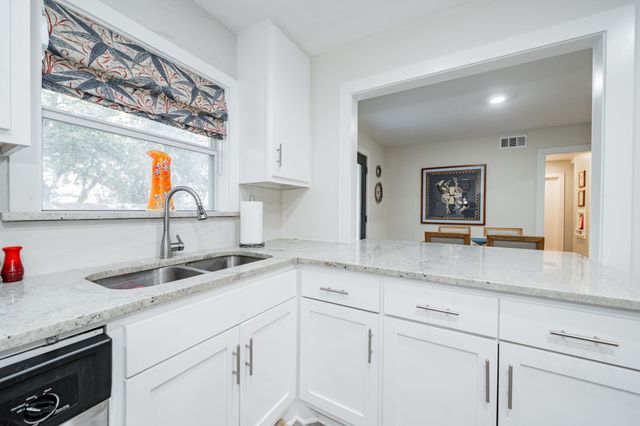 3211 Crest Ridge Drive, Dallas, TX 75228