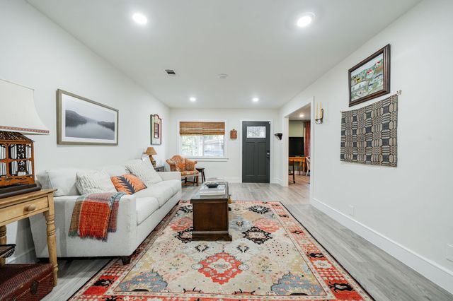 3211 Crest Ridge Drive, Dallas, TX 75228