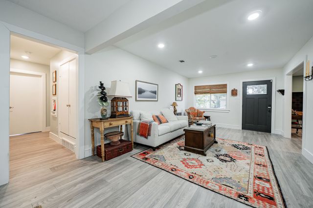 3211 Crest Ridge Drive, Dallas, TX 75228