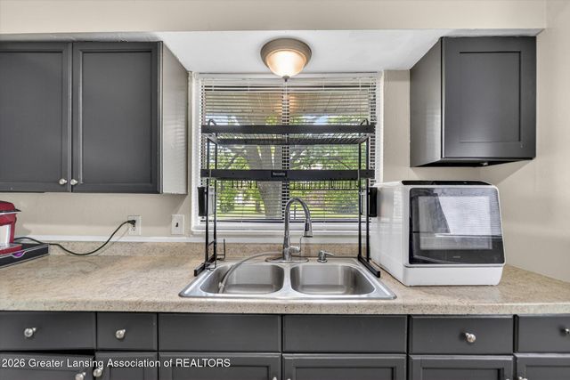 3320 Ronald Street, Lansing, MI 48911