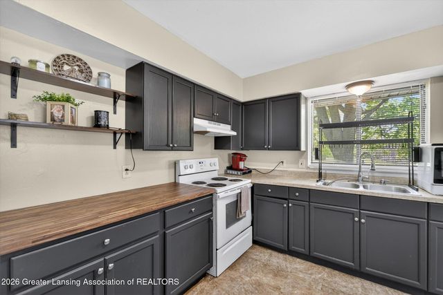 3320 Ronald Street, Lansing, MI 48911