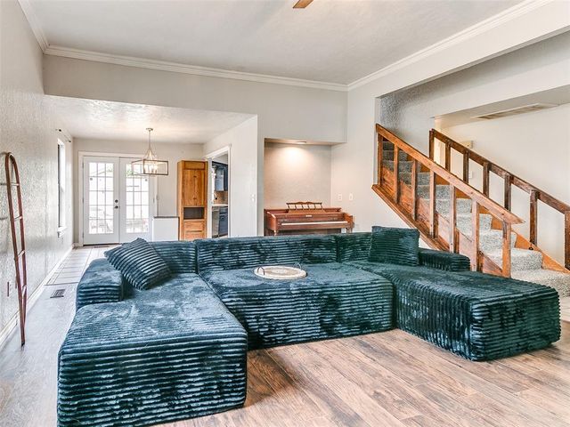 912 N Avery Drive, Moore, OK 73160