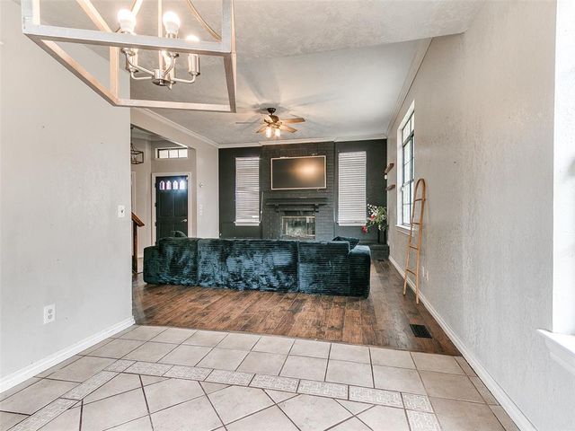 912 N Avery Drive, Moore, OK 73160