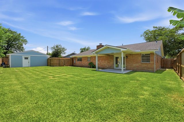 447 Castlebar Court, Houston, TX 77015
