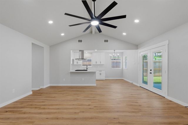 447 Castlebar Court, Houston, TX 77015