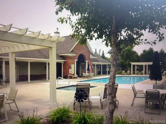15269 Yale Drive 238, Clinton Township, MI 48038