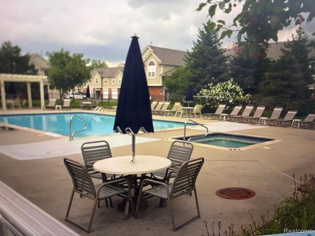 15269 Yale Drive 238, Clinton Township, MI 48038