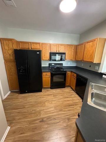 15269 Yale Drive 238, Clinton Township, MI 48038