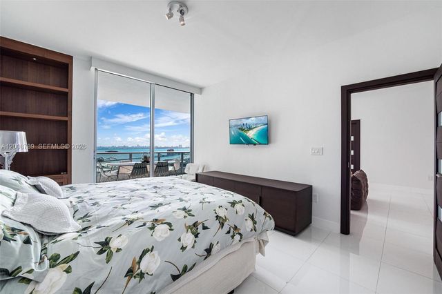 900 Biscayne Blvd 2208, Miami, FL 33132