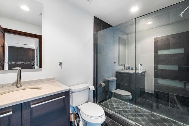 900 Biscayne Blvd 2208, Miami, FL 33132