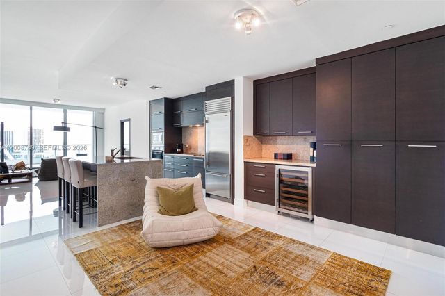 900 Biscayne Blvd 2208, Miami, FL 33132