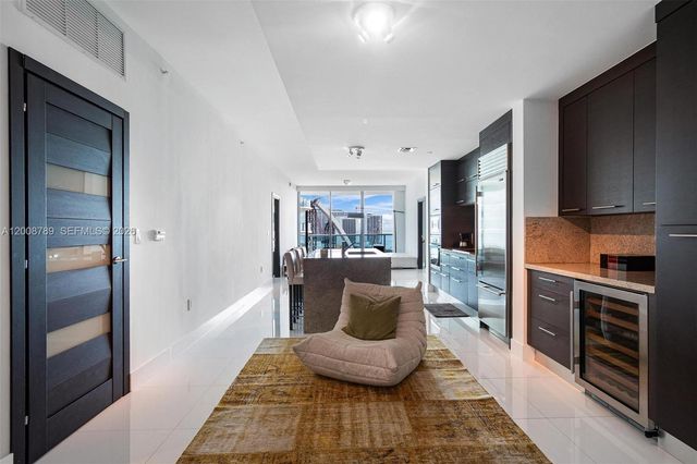 900 Biscayne Blvd 2208, Miami, FL 33132