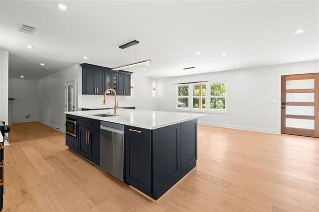 61 Suburban NW, Kennesaw, GA 30144