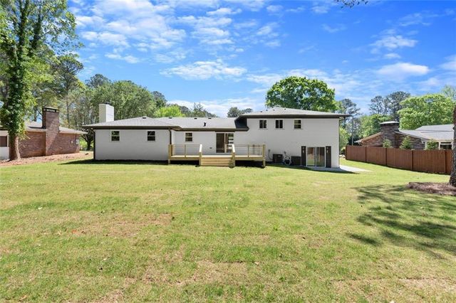61 Suburban NW, Kennesaw, GA 30144