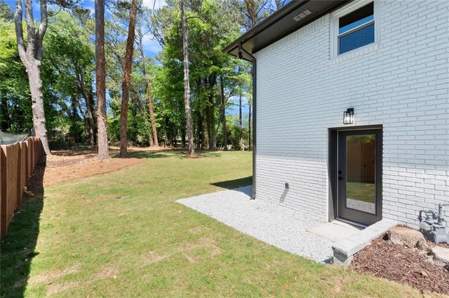 61 Suburban NW, Kennesaw, GA 30144