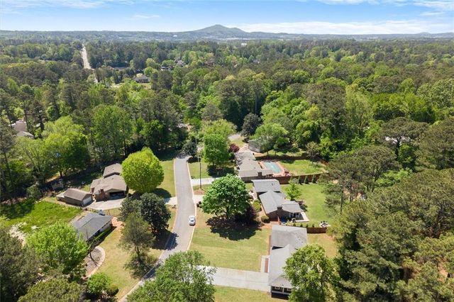 61 Suburban NW, Kennesaw, GA 30144