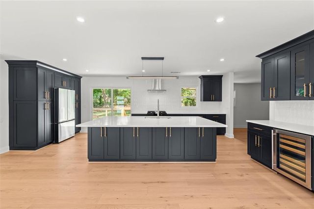 61 Suburban NW, Kennesaw, GA 30144
