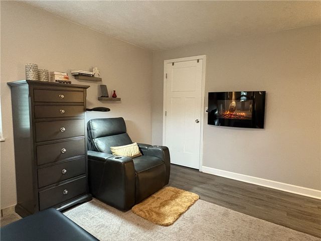 101 Woodstone Lane 21, New Kensington, PA 15068