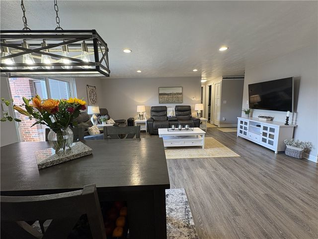101 Woodstone Lane 21, New Kensington, PA 15068