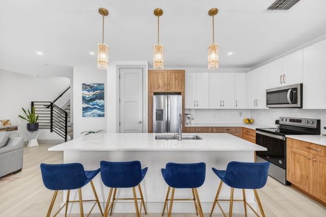 410 SE 12th Court, Fort Lauderdale, FL 33316