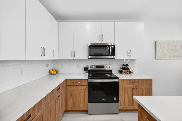 410 SE 12th Court, Fort Lauderdale, FL 33316