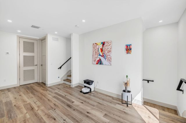 410 SE 12th Court, Fort Lauderdale, FL 33316