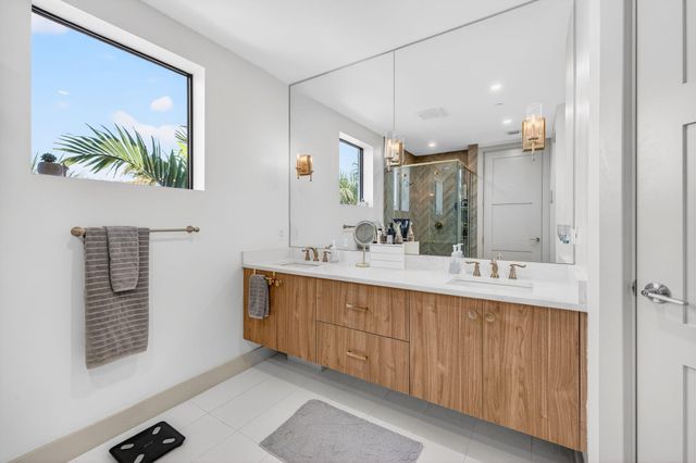 410 SE 12th Court, Fort Lauderdale, FL 33316