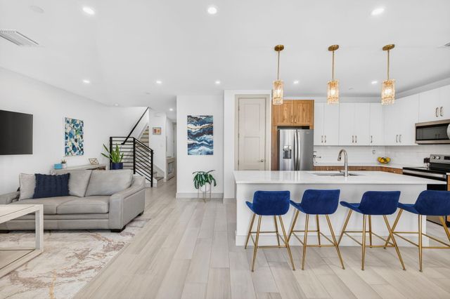 410 SE 12th Court, Fort Lauderdale, FL 33316