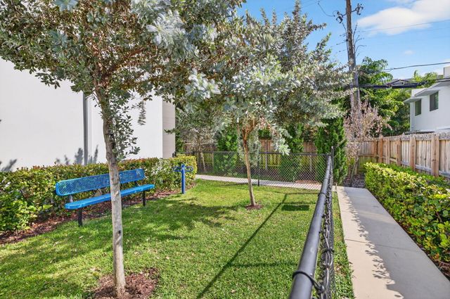 410 SE 12th Court, Fort Lauderdale, FL 33316