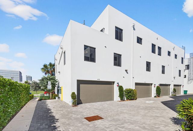 410 SE 12th Court, Fort Lauderdale, FL 33316