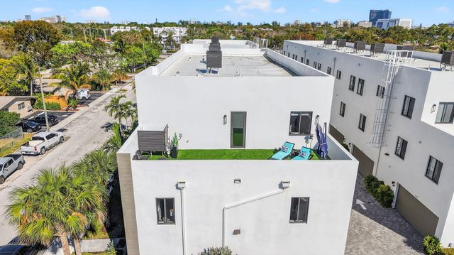 410 SE 12th Court, Fort Lauderdale, FL 33316