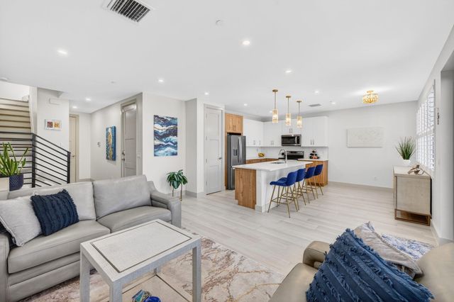 410 SE 12th Court, Fort Lauderdale, FL 33316