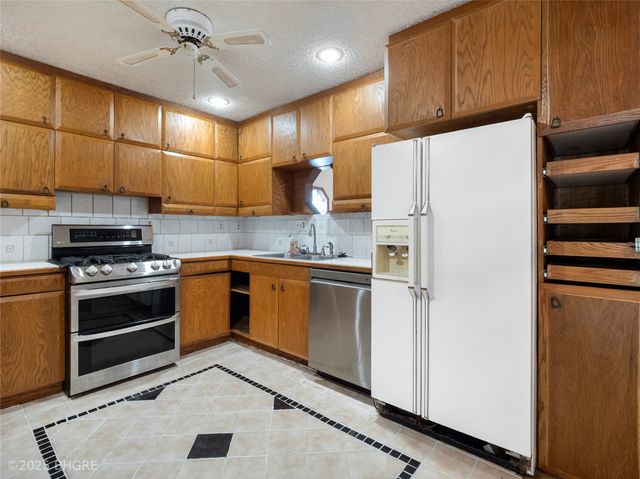 411 W Pleasant Street, Pleasantville, IA 50225