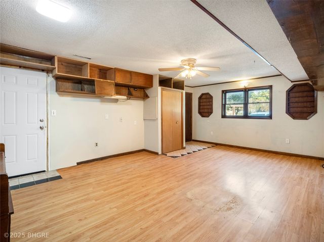 411 W Pleasant Street, Pleasantville, IA 50225